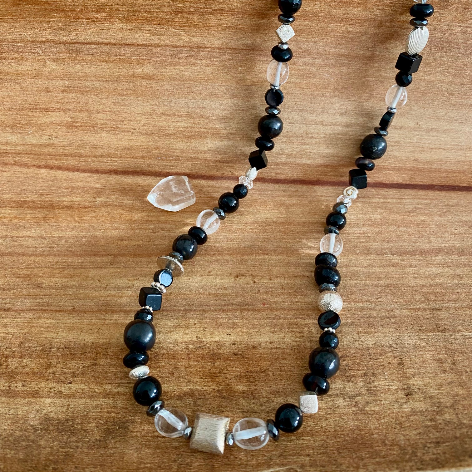 Kette aus schwarzen Edelsteinen-Onyx-´Turmalin
