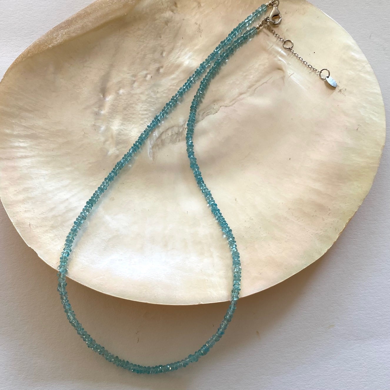 Apatitkette blau