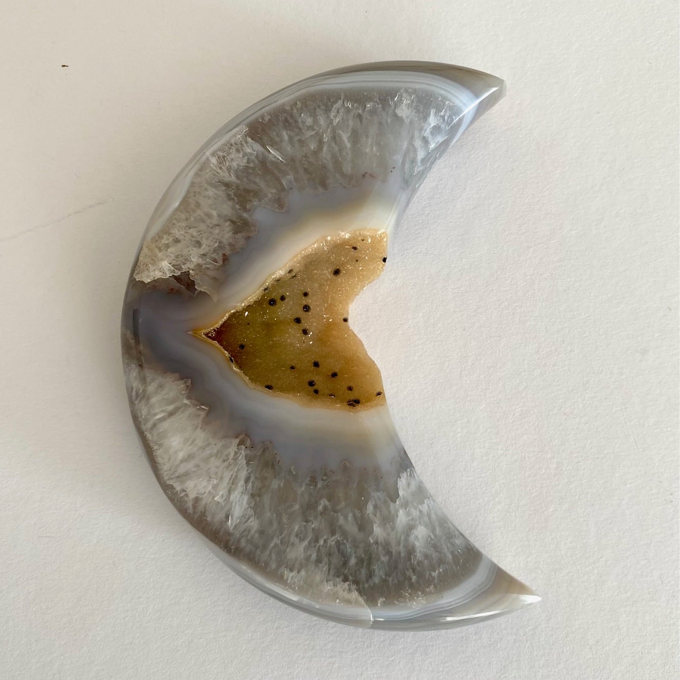 Achatstein in Mondform